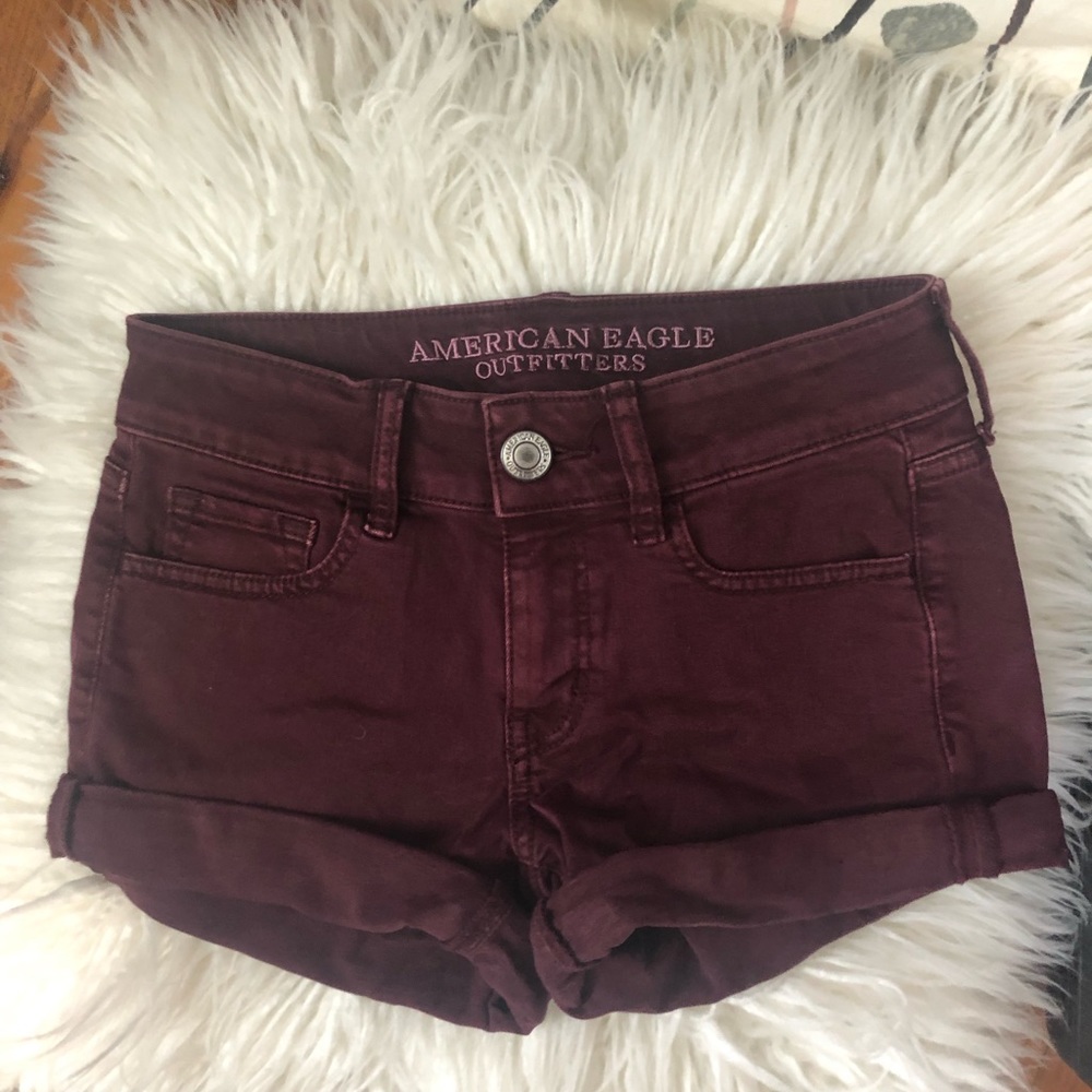 Double zero maroon American Eagle shorts